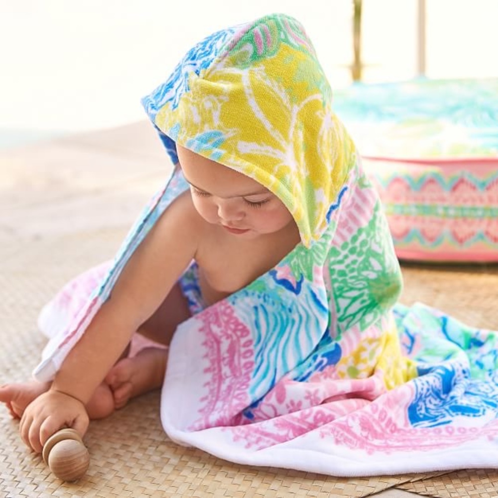 NWT - Lilly Pulitzer Cheek to Cheek Baby Beach Hooded Towel